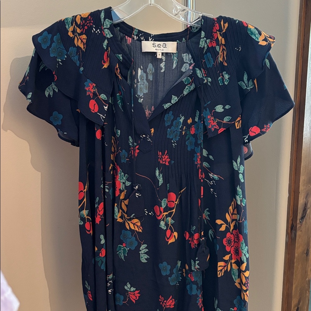 Sea size 8 Navy Floral top with Ruffle Sleeves